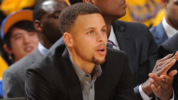 stephen-curry-injury-update-playoffs.jpg